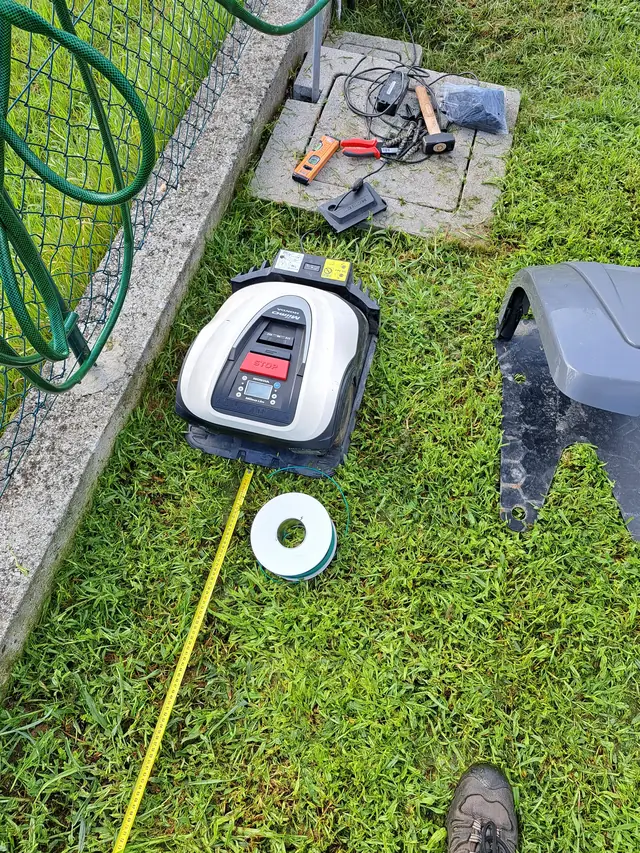 Installazione di un robot tagliaerba con filo perimetrale
